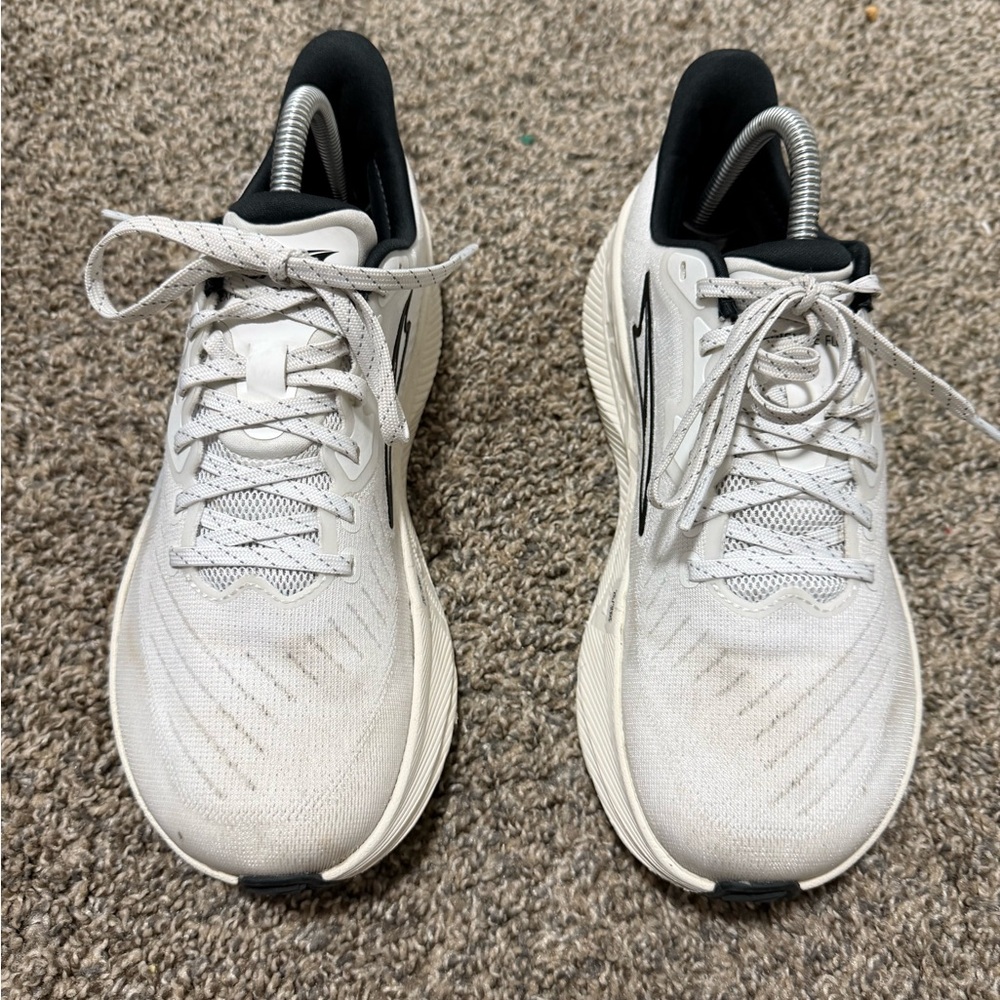 Altra Experience Flow Women's Cream Athletic Shoes - Picture 4 of 11